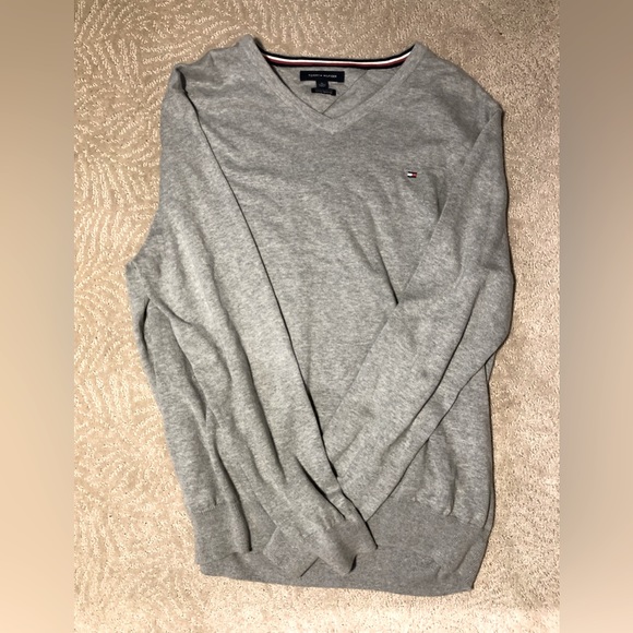 Tommy Hilfiger sweater - Picture 1 of 3